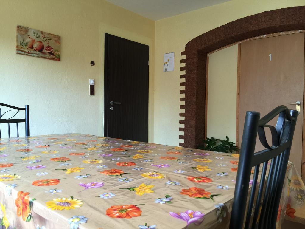 Gaestehaus Peterhoff Birresdorf Екстериор снимка